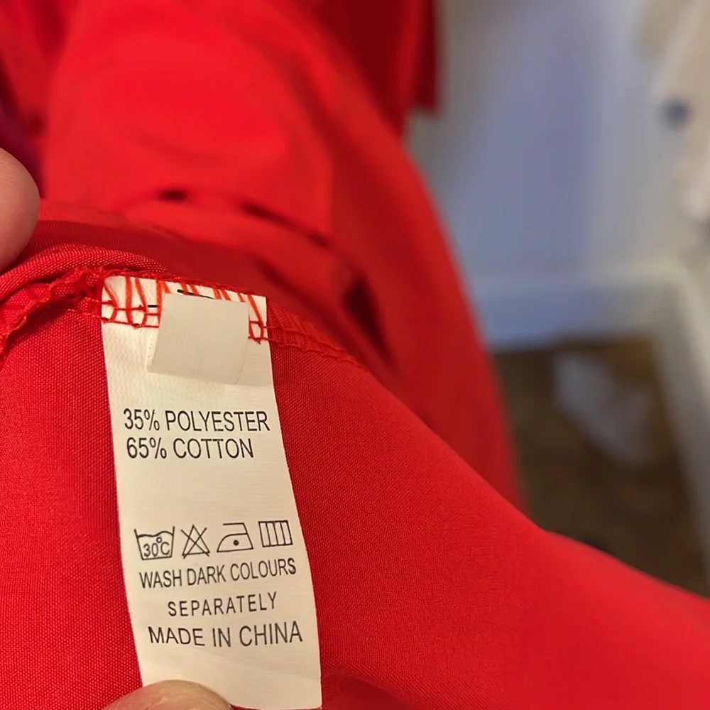 Beautiful red sundress - Picture 3 of 4